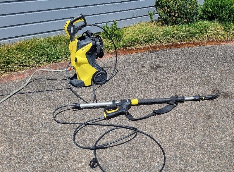 Karcher Water Blaster K4 & Extension Pole Carousel 2