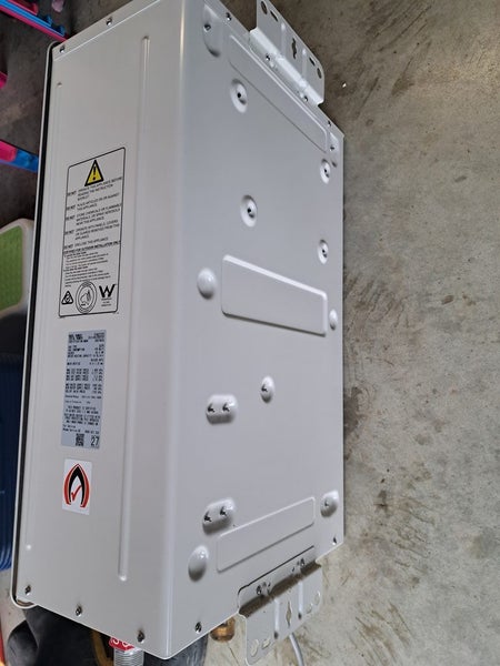 Rheem27 Instant Water heater - Continuous Hot water Carousel 4