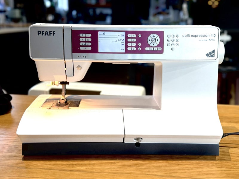 Pfaff Quilt Expression 4.0 Sewing Machine — Excellent Condition! Carousel 1
