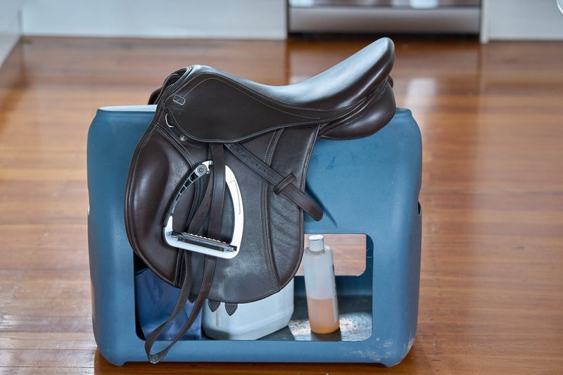 Saddle GFS 16.5"628638735628831110