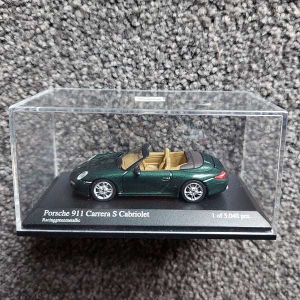 Minichamps (1/64) - Racing Green Porsche 911 Carrera S Cabriolet Carousel 1
