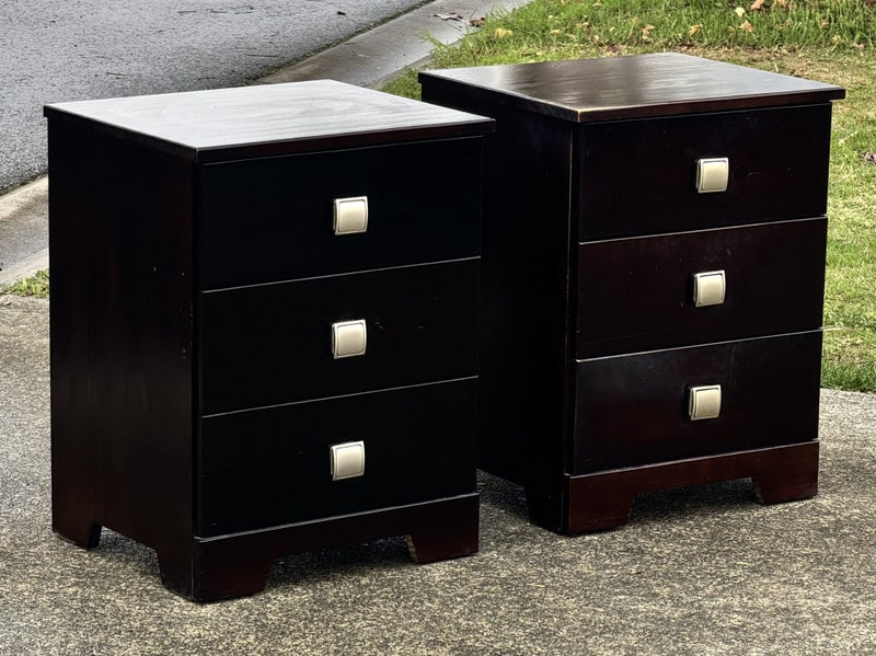 $1 RESERVE! ABSOLUTELY STUNNING SOLID WOOD DARK STAINED SET OF 2 BEDSIDE DRAWERS Carousel 1