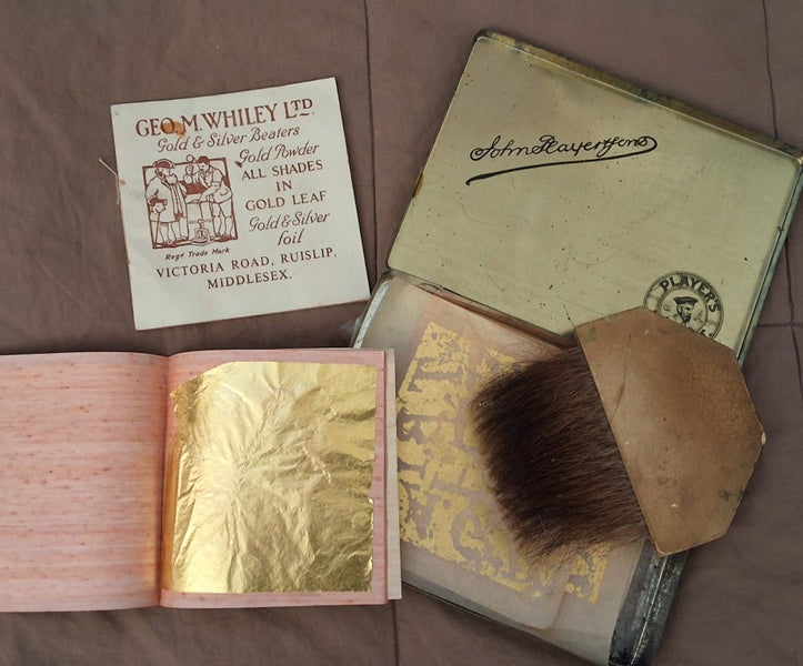 VINTAGE TIN WITH SHEETS ENGLISH MADE GOLD LEAF +SABLE BRUSH TO APPLY IT Carousel 1