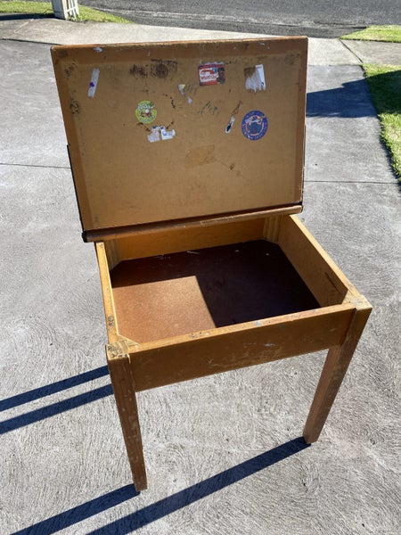 School Desk Carousel 1