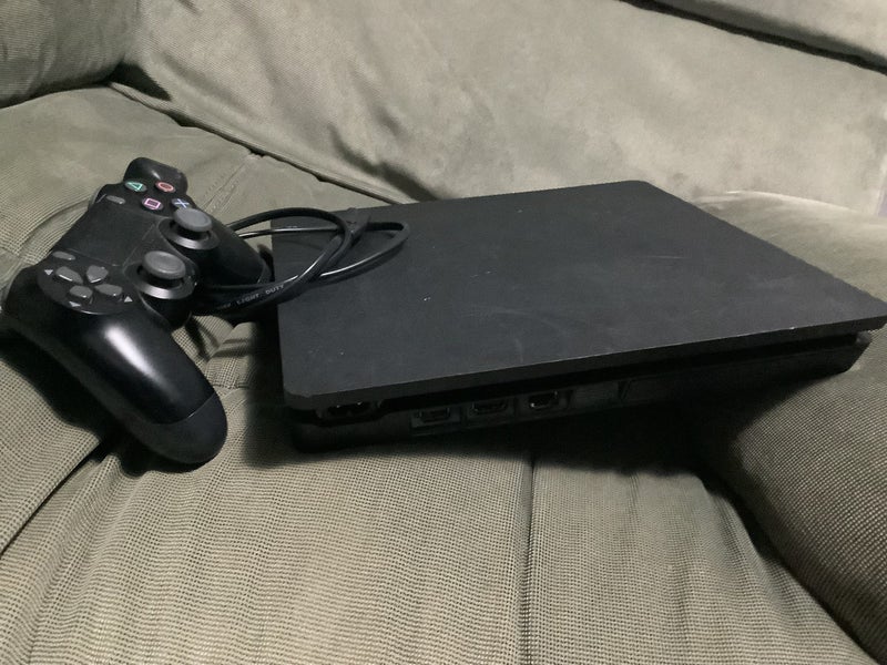 PS4 Slim Carousel 3