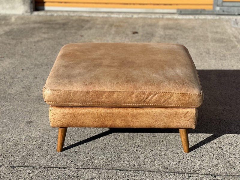 STUNNING FARMERS "HENDRIX" GENUINE ANILINE LEATHER OTTOMAN Carousel 2