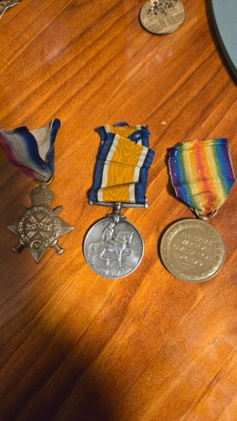 WW1 metals x3 Carousel 3