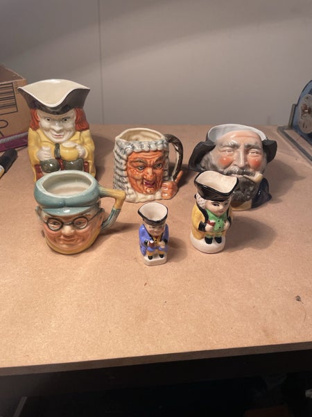 Toby jugs Carousel 1