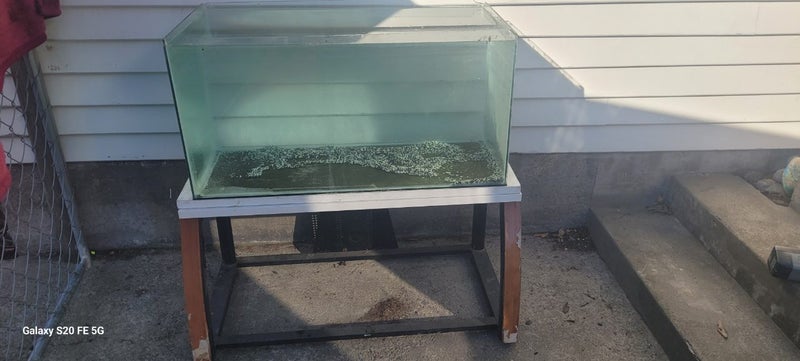 180L Tank and Stand Carousel 1
