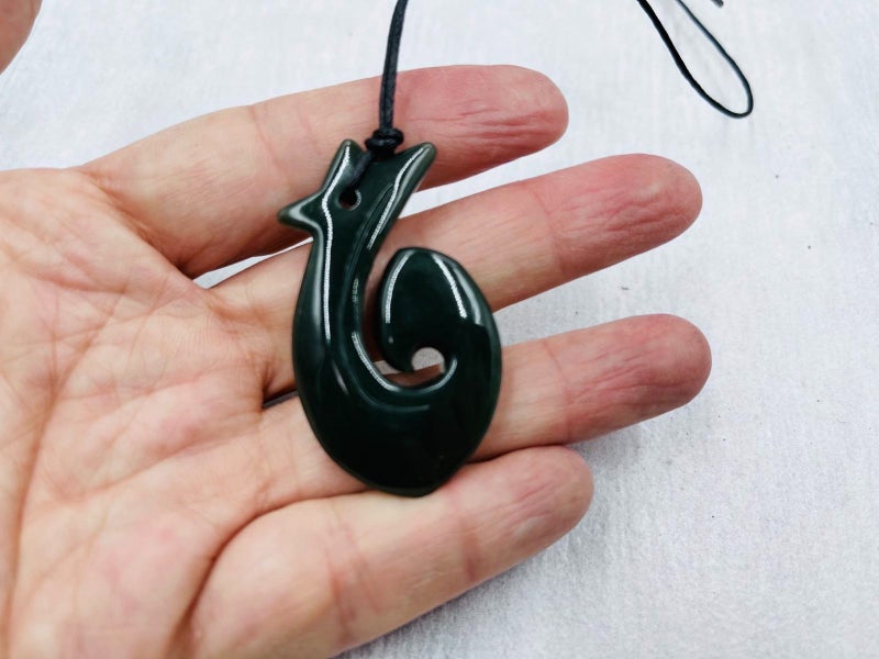 Greenstone Nephrite Jade Maori Hei Matau Fish Hook 48mm E058 Carousel 1