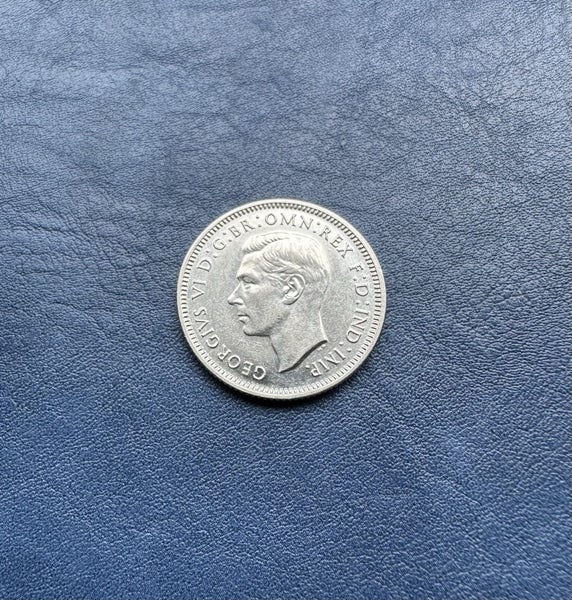 ***Australia AUNC-UNC one shilling coin lot #41*** Carousel 2