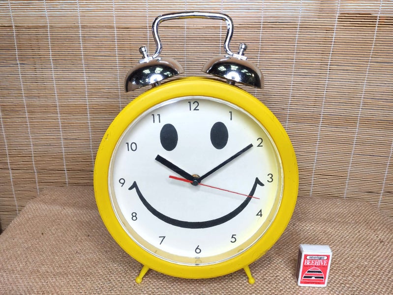 Fun Oversized Yellow Smile Face Clock A/F $1 RESERVE WEEK! Carousel 1