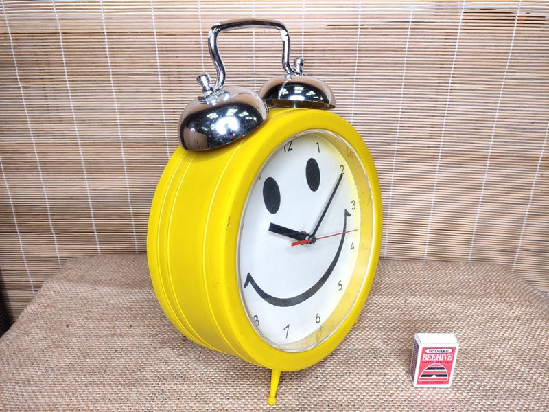 Fun Oversized Yellow Smile Face Clock A/F $1 RESERVE WEEK! Carousel 2