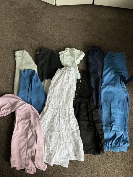 $1 Reserve -Girls clothing set size 7-12 Carousel 1