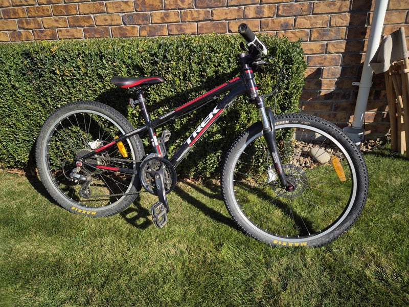 Trek Superfly 24 inch mountain bike Carousel 1