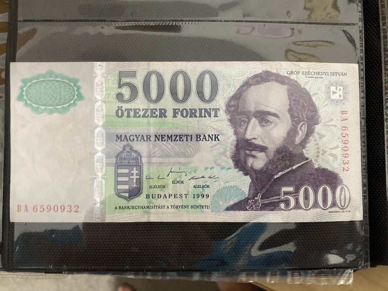 HUNGARIAN BANKNOTE Carousel 1