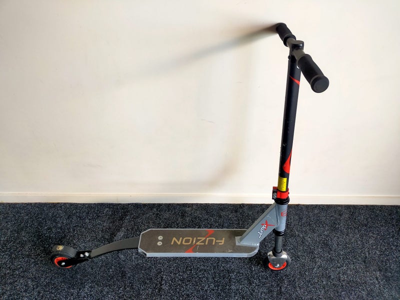Fuzion JumpX Pogo Scooter Carousel 3