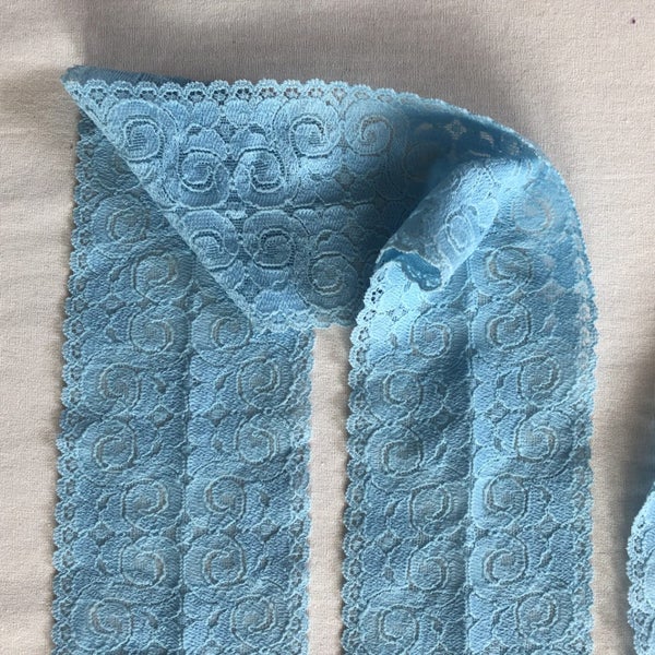 Vintage Blue Stretch Lace $1 No Reserve Carousel 2