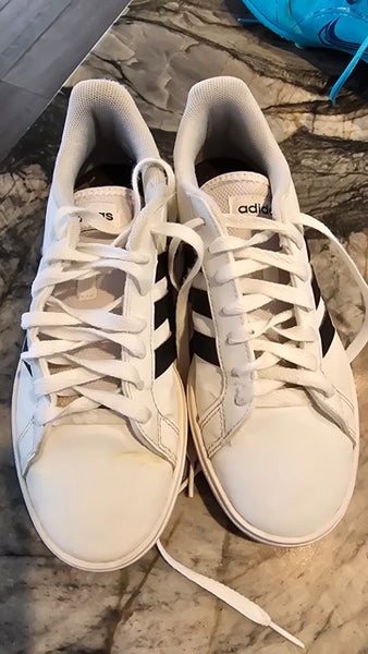 Adidas Boys Shoes size 7 Carousel 1
