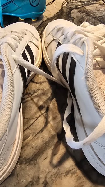 Adidas Boys Shoes size 7 Carousel 2