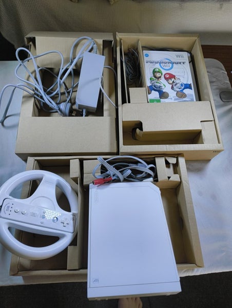 Nintendo Wii Mario Kart white boxed Carousel 4