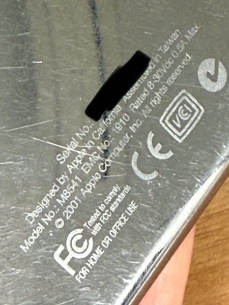 iPod (Scroll Wheel) 1st Generation 5Gb Model M8541 2001 Carousel 16