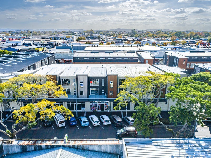 Image 1 of 25