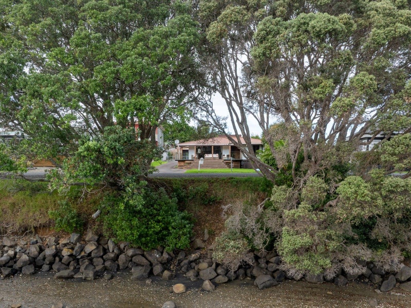 Image 2 of 30