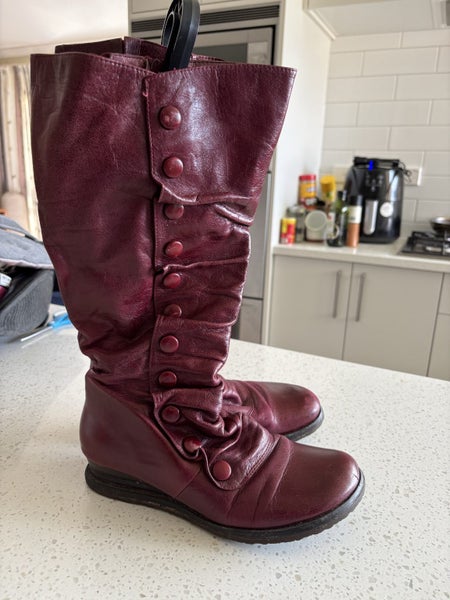 Red Leather Boots Sz38 Carousel 2