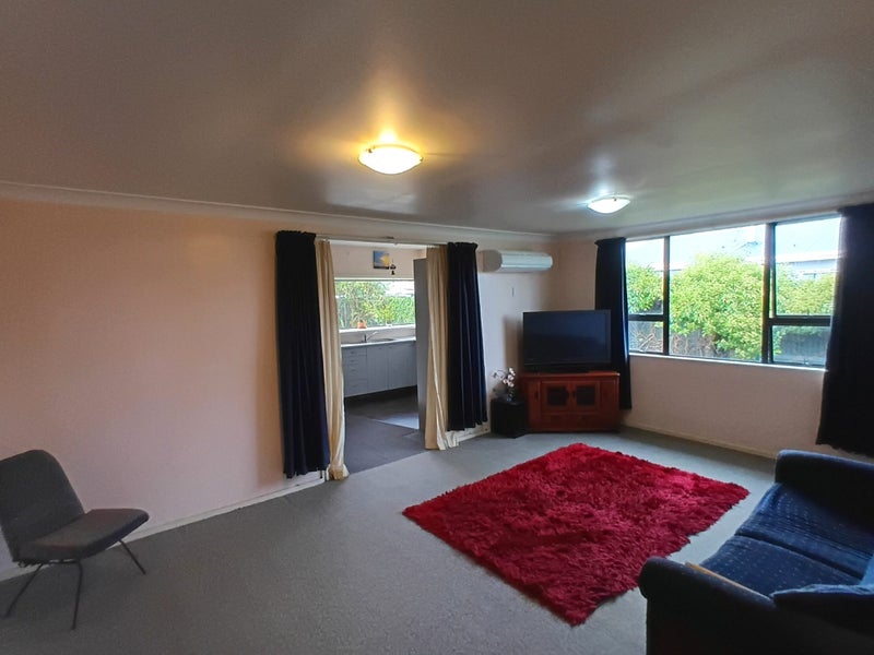 Image 2 of 11