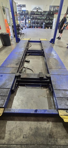 Summit 4500kg 4Post & John Bean v2300 Wheel Alignment Carousel 2