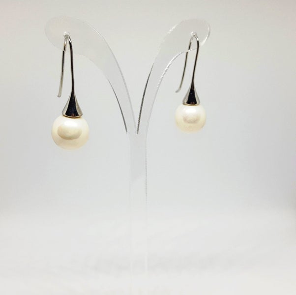 White Shell Pearl Earrings Bay Crafts NZ Carousel 3