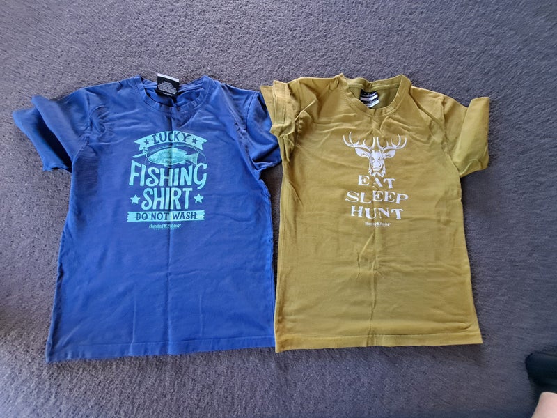 ×2 Hunting and fishing cotton T Shirts boys size 12 Carousel 1