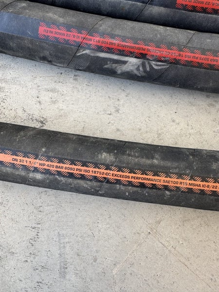Hydraulic Hoses 1-1/4" x4 Carousel 2