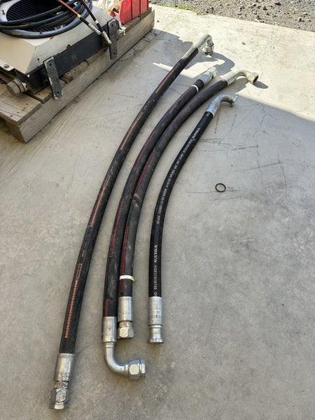 Hydraulic Hoses 1-1/4" x4 Carousel 1