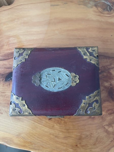 Beautiful Chinese jewelry box Carousel 1