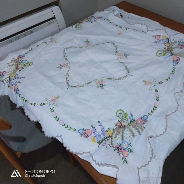 Hand-embroidered Table Cloth Carousel 4