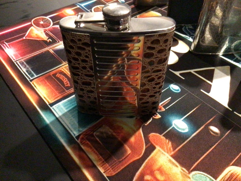 COLLECTIBLE STAINLESS STEAL HIP FLASKS X FIVE @ 35 OZ Carousel 6