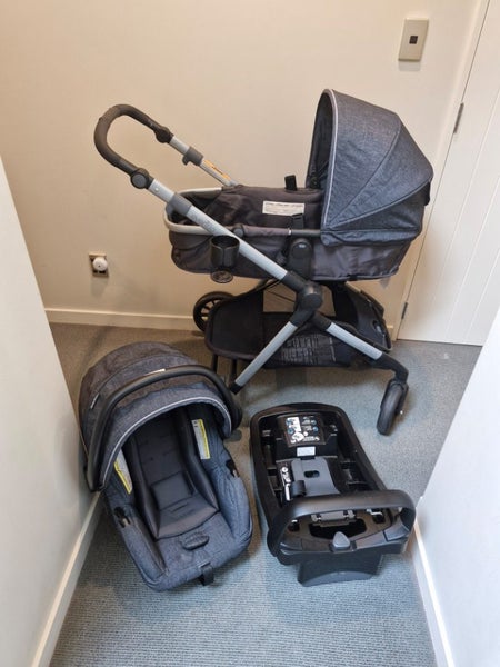 Evenflo pivot Xpand stroller & capsule Carousel 1