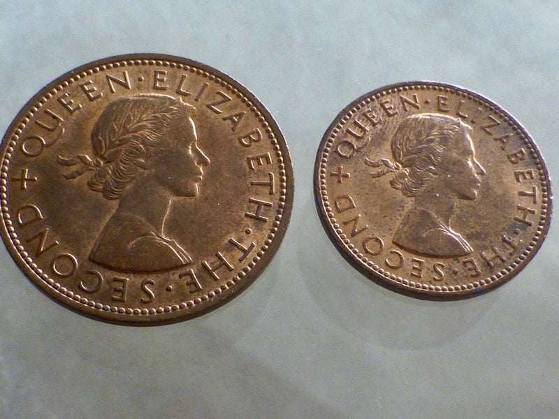Pair of 1964 Pennies One and Half - NZ Coins Carousel 1