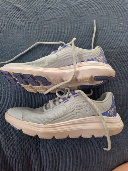 GIRLS UNDER ARMOUR TRAINERS Carousel 1