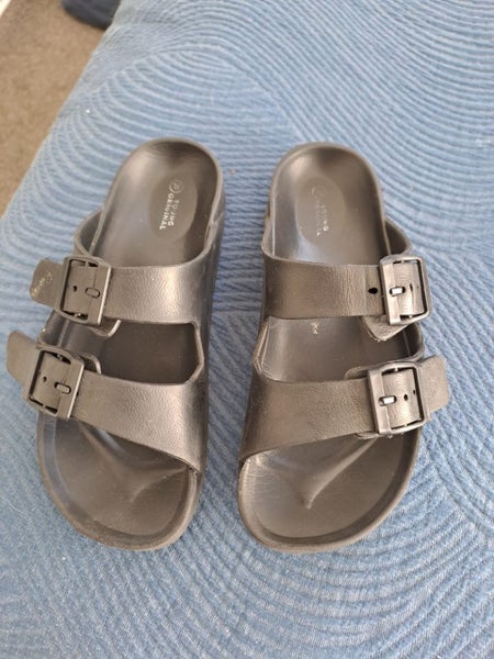 KIDS BLACK SLIDES Carousel 1