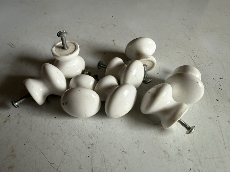 Knobs / handles for drawers Carousel 1