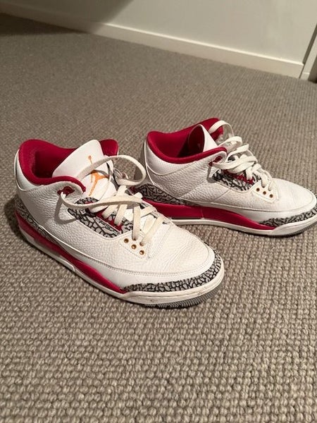 Air Jordan 3 "Cardinal Red" Carousel 1