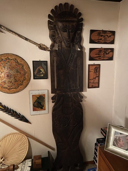 Large wooden figure carving. Carousel 1