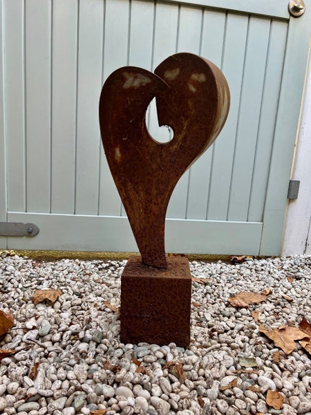 $1 Reserve-Rustic Garden Sculpture-60cms Carousel 1
