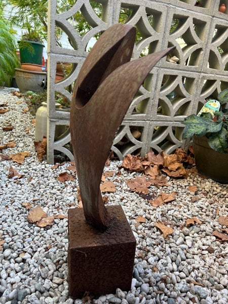 $1 Reserve-Rustic Garden Sculpture-60cms Carousel 2