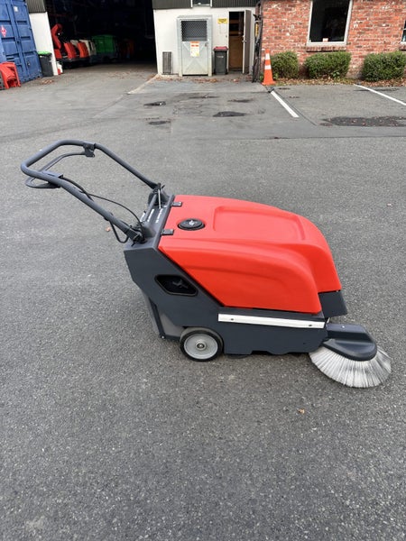 Hako 650e Battery Sweeper - Worth over 10k new in NZ, this really is a bargain!! Carousel 2