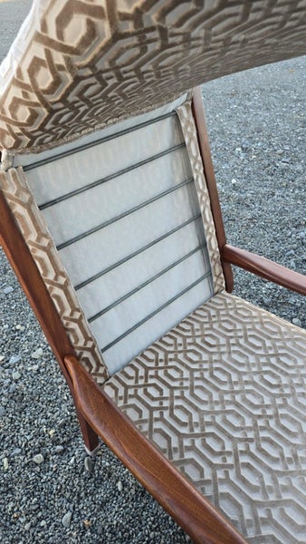 Mid Century pair of Chairs Carousel 8
