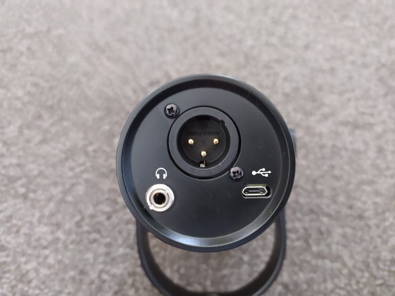 Shure MV7 USB / XLR Microphone Carousel 2